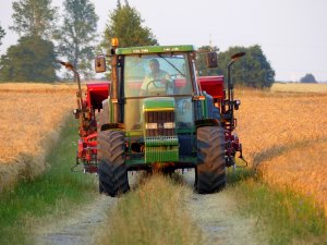 John Deere 6800 + Kongskilde Demeter