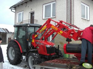 Massey Ferguson 3635 + Stoll Robust F8