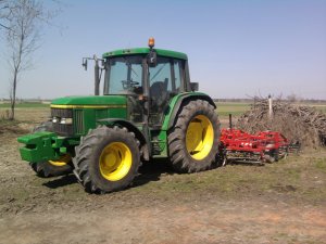 John Deere 6310