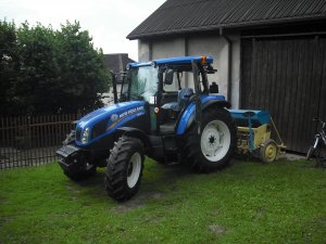 New Holland TD5.85 & siewnik SULKY 2,7m