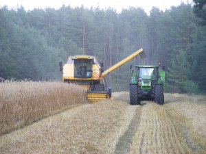 New Holland TC 5070 & Crystal Orion 25