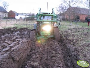 John Deere 6530