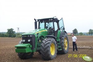 John Deere 8430