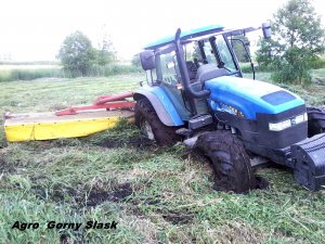 New Holland TM120