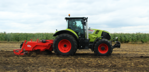 Claas Axion 830 + Maschio-Gaspardo Attila 300 Hydro