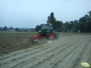 Fendt 309 LSA z broną talerzową Famarol BETA 2