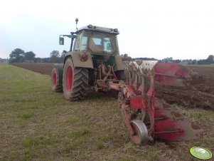 Fendt 312 Vario z pługiem