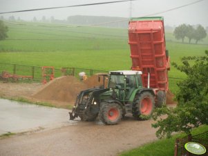 Fendt 511 + przyczepa Mouzon