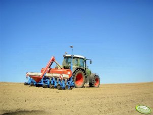 Fendt 714 Vario TMS + Monosem