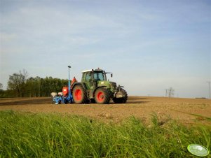 Fendt 714 Vario TMS + Monosem