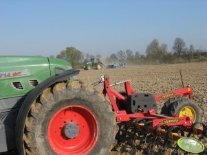 Fendt 714 Vario & Vaderstad