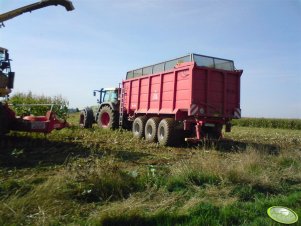 Fendt 824 i Annaburger 