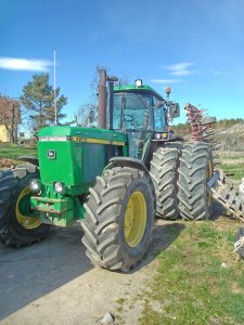 John Deere 4255