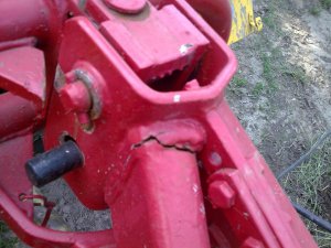 Pęknięta wieżyczka Fella TH460