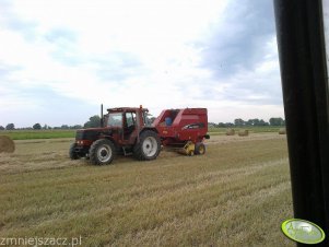 Fiatagri F100 i New Holland BR750