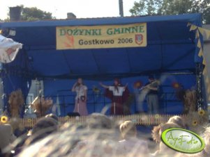 Fotka z dożynek w Gostkowie które odbyły się 27.08.2006.