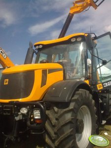 JCB 3220 