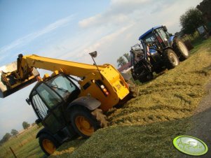 JCB 530 + New Holland TD80D