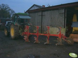 JD 3140 + Krone mustang