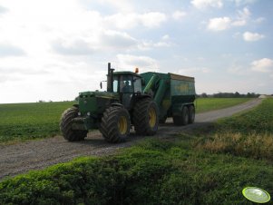 JD 4755 z przyczepą HAWE