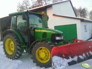 JD 5820 + pług 