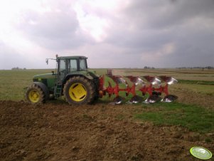 JD 6800 + pług