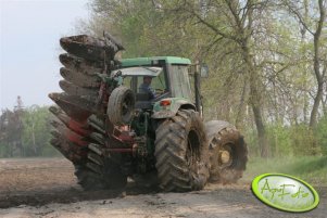 JD 6910 S + Kverneland