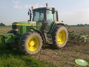 JD 6910s i Bomet 