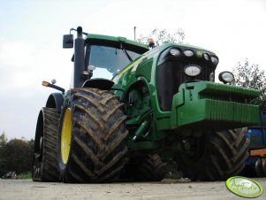 JD 8520 Half-Track