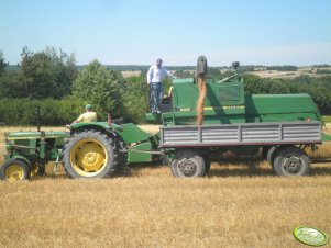 John Deere 1032 i John Deere 2030 Ls