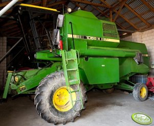 John Deere 1068H