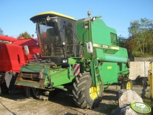 John Deere 1075