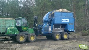 John Deere 1510E & Bruks 805.2 STC. c.d.