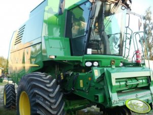 John Deere 1570 