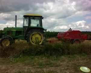 John Deere 2040 + Welger AP41