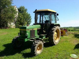 John Deere 2040 + Zgrabiarko-Przetrząsarka