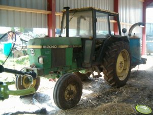 John Deere 2040