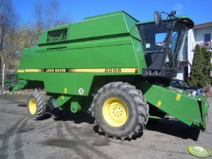 John Deere 2056