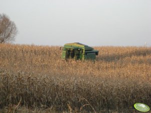 John Deere 2066