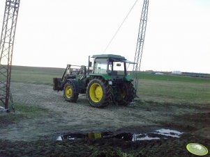 John Deere 2140