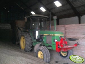 John Deere 2140