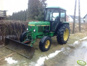 John Deere 2140 