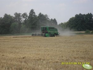 John Deere 2256