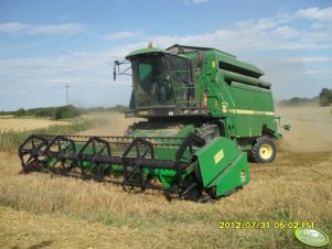 John Deere 2256