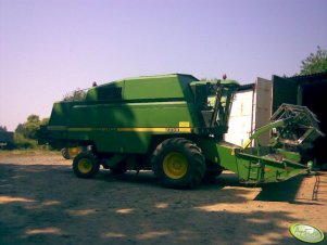 John Deere 2256