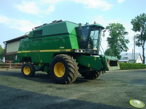 John Deere 2258