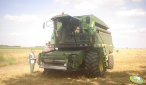 John Deere 2264