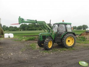 John Deere 2400