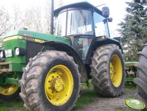 John Deere 2850