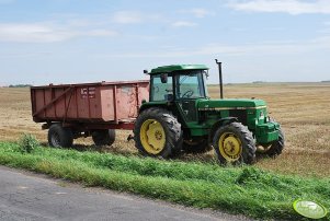 John Deere 3040 + KRAMPE KIPER